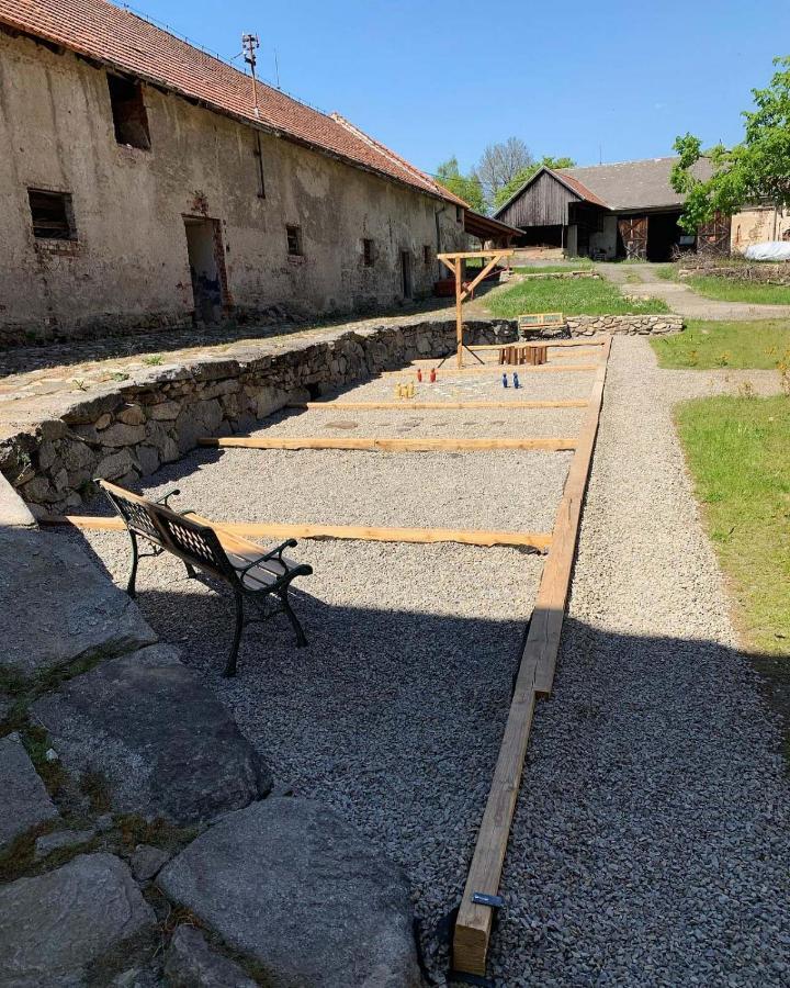 Zámek Mokrosuky Exterior foto