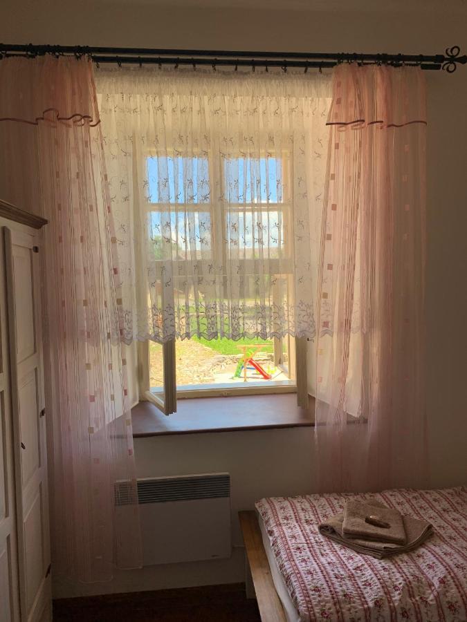 Zámek Mokrosuky Exterior foto